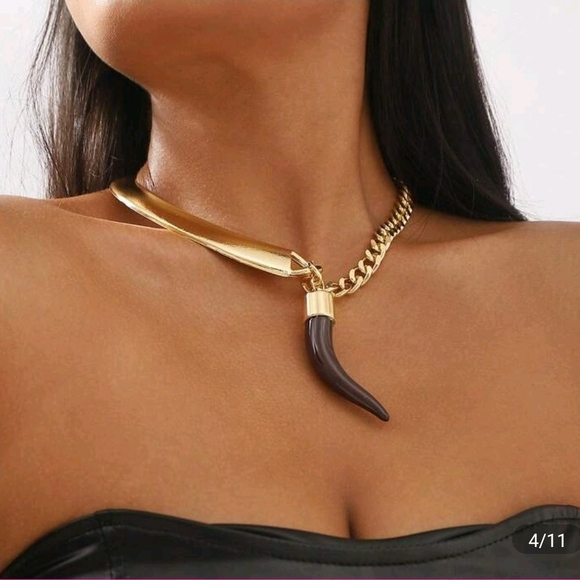 Jewelry - Gold and Brown Horn Pendant Necklace
